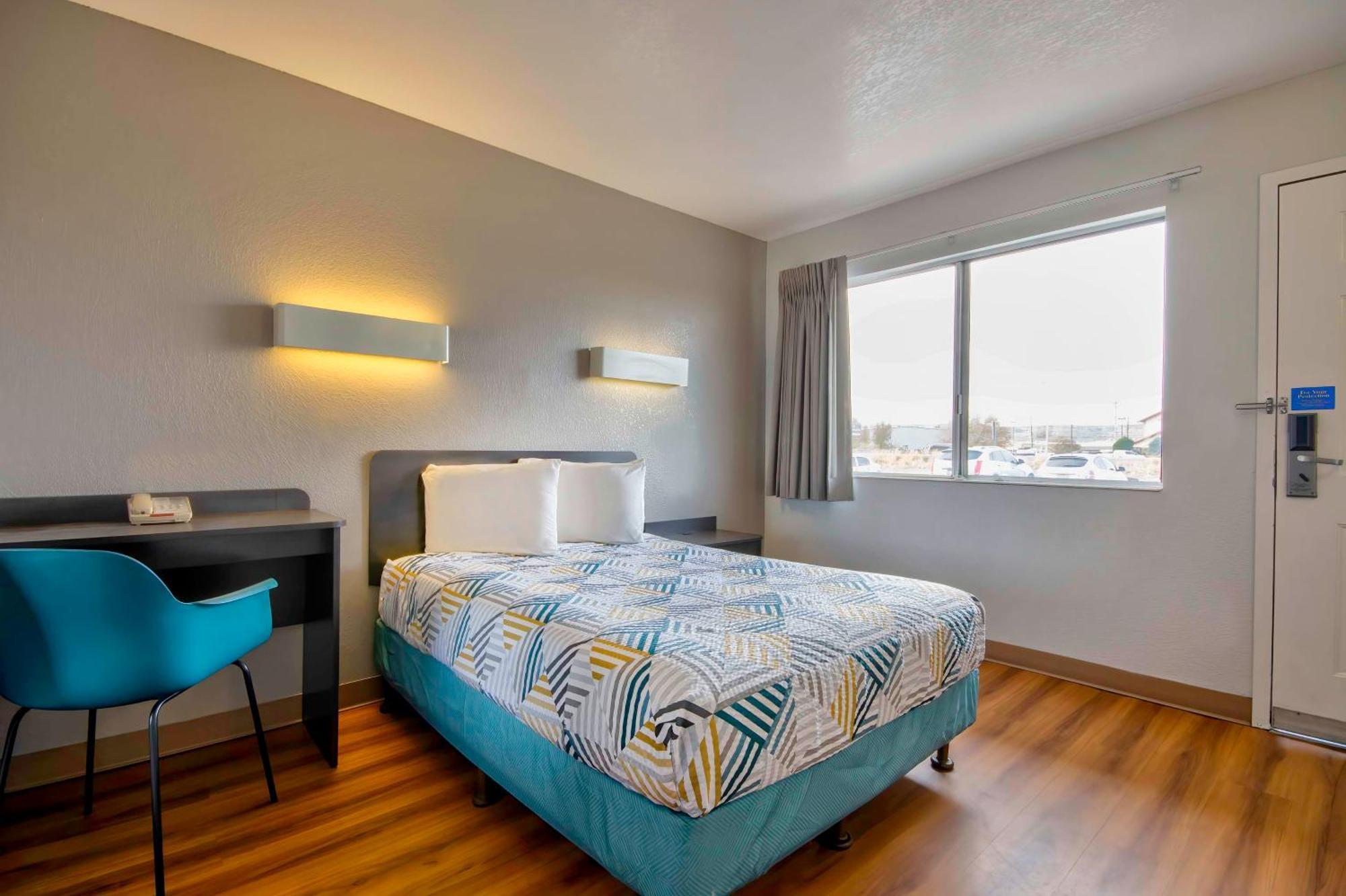 Hotel 6-farmington, Nm 2*