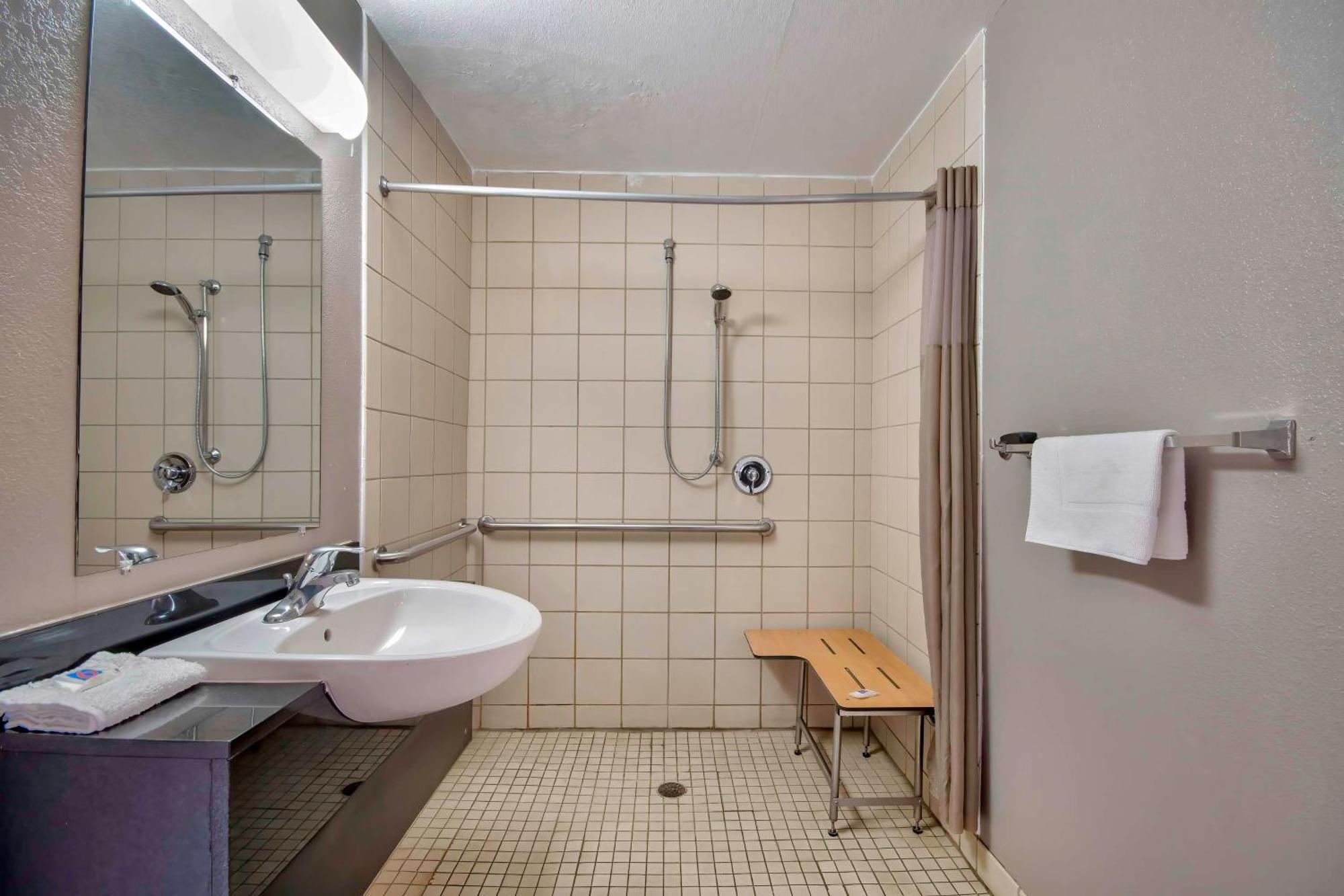Hotel 6-farmington, Nm