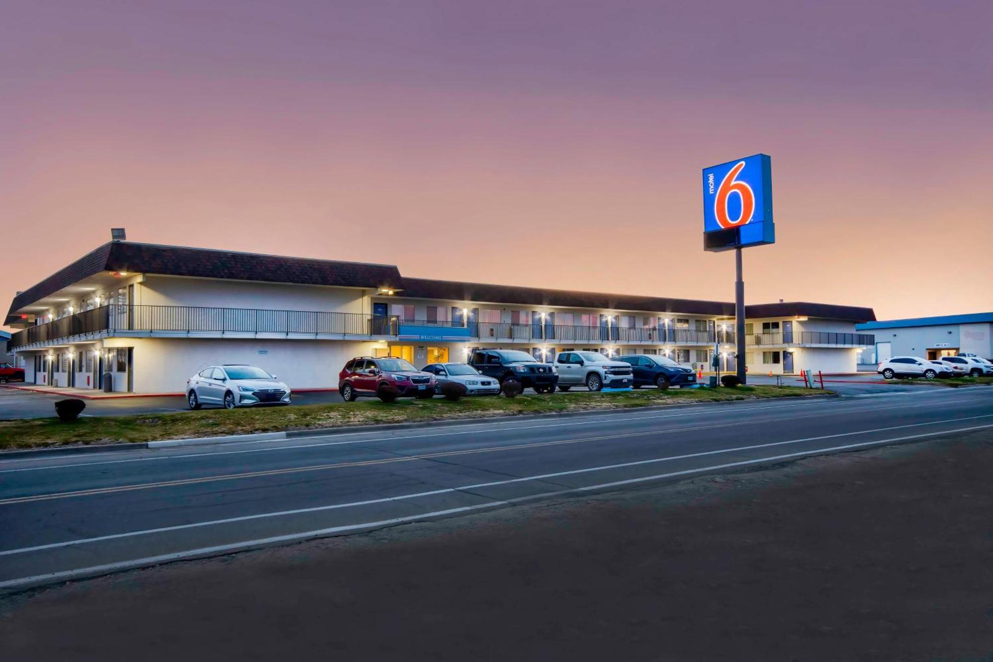 Hotel 6-farmington, Nm